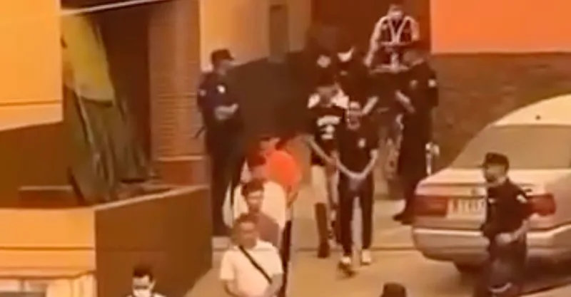 La Guardia Civil desaloja a 12 personas de un «piso patera» en el Príncipe mientras Ceuta intenta absorber la presión residencial del verano