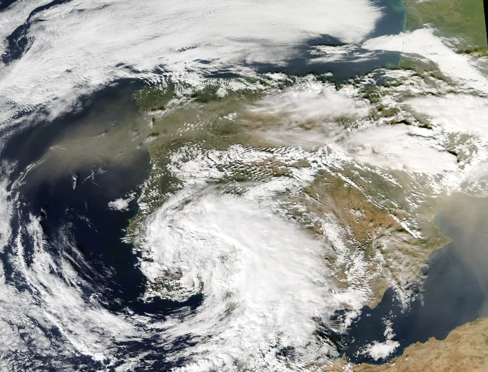 Imagen satelital de fuerte inestabilidad meteorológica sobre la Península Ibérica.