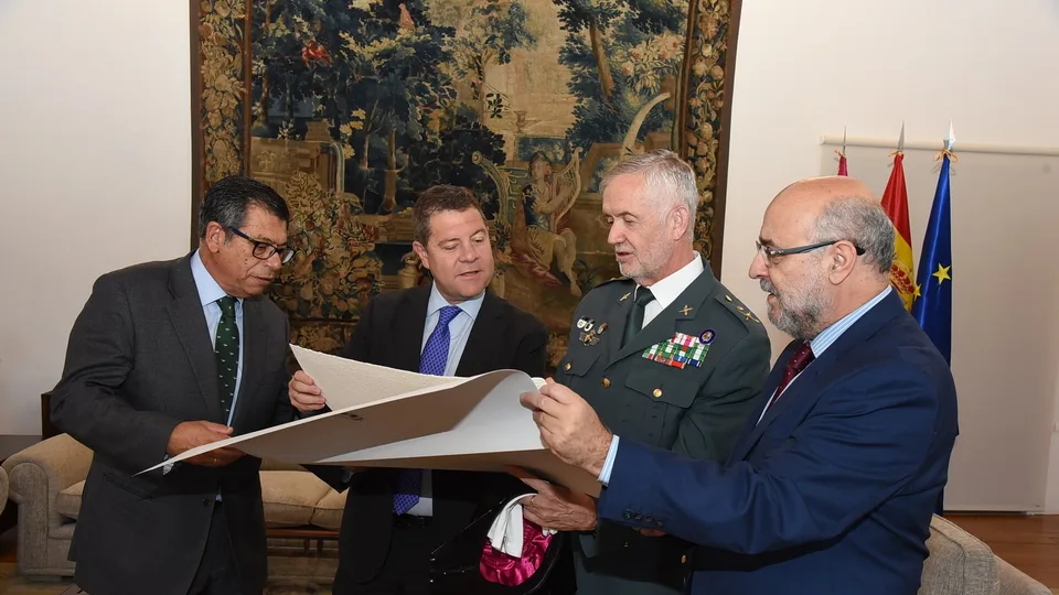 Emiliano García-Page en un acto institucional de Toledo del 2 de agosto de 2019. Archivo; no muestra el accidente, cuerpos ni procedimientos forenses.